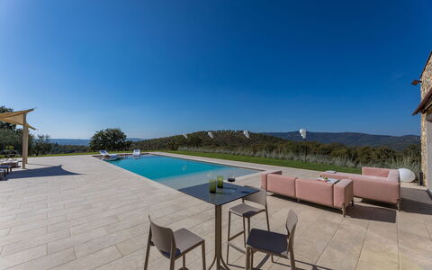 La Calcinaia Country House, Bucine: Materiale Composito, Mobili Da Esterno, Flagstone, Calcestruzzo, Piscina, Landscaping, Shade, Piastrella, Design, Cortile
