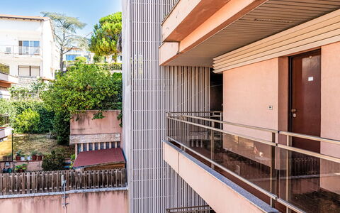 Il Nido: Zona Residenziale, Appartamento, Architettura, Balcone, Urban Design, Materiale Composito, Condominio, Illuminazione Diurna