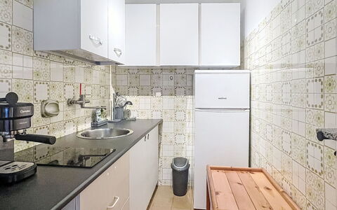Bluhome: Pavimentazione, Cucina, Apparecchio Major, Elettrodomestico Da Cucina, Controsoffitto, Pavimento, Interior Design, Idraulico Fixture, Cabinetry, Lavello