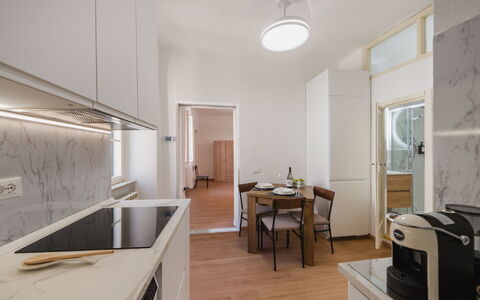 Casa Vacanze al Teatro: Interior Design, Pavimentazione, Mobilia, Pavimento, Legna, Cucina, Soffitto, Controsoffitto, Elettrodomestico Da Cucina, Camera