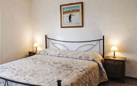 Il Mulinetto: Letto, Camera Da Letto, Bedding, Lenzuolo, Interior Design, Mobilia, Pavimentazione, Pavimento, Telaio Del Letto, Biancheria