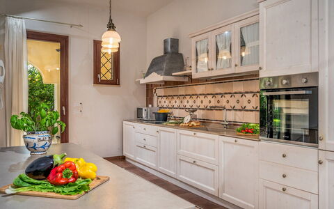 Casale Domè 14+2: Cucina, Controsoffitto, Interior Design, Mobilia, Cabinetry, Elettrodomestico Da Cucina, Pavimentazione, Legna, Apparecchio Major, Cucina Stufa