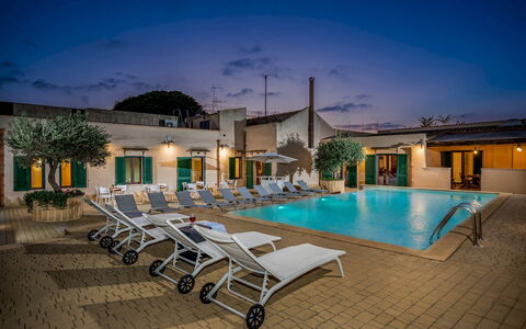 Casale Domè 14+2: Piscina, Ricorrere, Hotel, Mobili Da Esterno, Eco Hotel, Lettino, Hacienda, Pianta Della Casa, Vaso Di Fiori, Resort Citta '