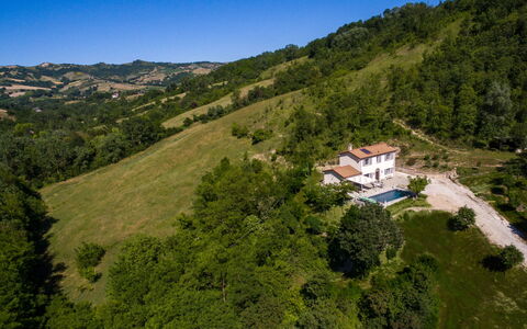 Villa Mia 6: Geografia Montane, Collina, Montagna, Casa, Casa, Highland, Paesaggio, Area Rurale, Villetta, Hill Station