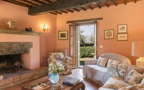 Casa Torrione 14: Mobilia, Parete, Casa, Interior Design, Casa, Pavimentazione, Tavolo, Sedia, Camera, Soggiorno