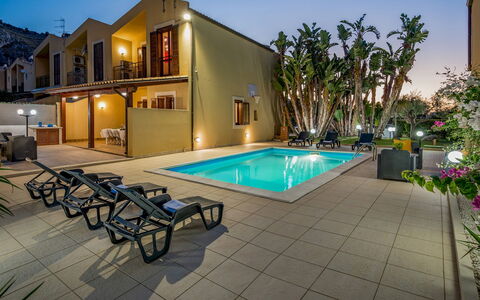 Villa delle Sirene 6: Piscina, Ricorrere, Zona Residenziale, Casa, Eco Hotel, Estate, Appartamento, Hotel, Villa, Balcone