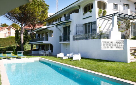 Villa Sarah 10+2: Blu, Piscina, Zona Residenziale, Casa, Casa, Estate, Ricorrere, Balcone, Dimora, Villa