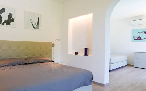 Villa Sarah 10+2: Mobilia, Letto, Interior Design, Parete, Camera Da Letto, Pavimentazione, Pavimento, Camera, Legna, Bedding
