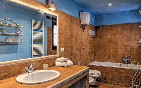 Casal del Salice 10: Mobilia, Interior Design, Pavimentazione, Idraulico Fixture, Pavimento, Parete, Lavandino Del Bagno, Bagno, Lavello, Legna