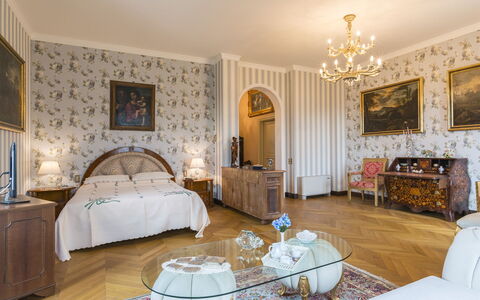 Villa Michelangelo 14: Mobilia, Interior Design, Pavimentazione, Pavimento, Parete, Camera Da Letto, Soffitto, Legna, Camera, Letto