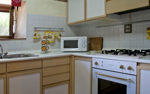 Frantusa 6+2: Elettrodomestico Da Cucina, Cucina, Controsoffitto, Apparecchio Major, Cucina Stufa, Cabinetry, Lavandino Della Cucina, Stufa, Elettrodomestico, Stufa A Gas