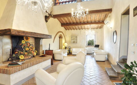 Germagnana 12+2: Mobilia, Interior Design, Casa, Pavimentazione, Pavimento, Camera, Soggiorno, Divano, Vaso Di Fiori, Pianta Della Casa