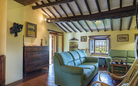 I Mandorli 8: Mobilia, Parete, Casa, Pavimentazione, Interior Design, Divano, Cornice, Soggiorno, Camera, Sedia