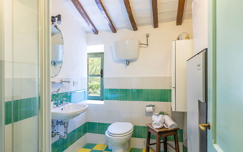 I Mandorli 8: Interior Design, Idraulico Fixture, Pavimentazione, Bagno, Pavimento, Gabinetto, Idraulico, Soffitto, Piastrella, Rubinetto