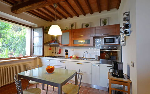 La Capanna di Franca 6+2: Mobilia, Cucina, Elettrodomestico Da Cucina, Controsoffitto, Interior Design, Apparecchio Major, Pavimentazione, Legna, Cabinetry, Elettrodomestico