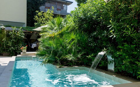 Villa Corona 8: Piscina, Acqua, Ricorrere, Giochi D'Acqua, Materiale Composito, Eco Hotel, Giardino, Shade, Hacienda