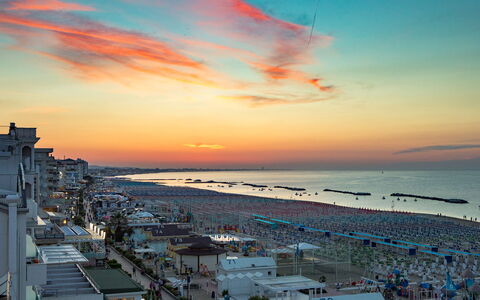Villa Corona 8: Cielo, Giorno, Orizzonte, Crepuscolo, Mare, Tramonto, Sera, Afterglow, Mattina, Luce Del Sole