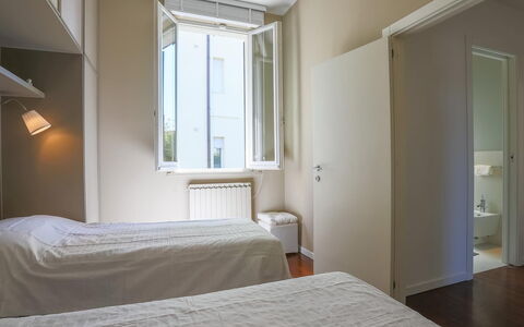 Villa Corona 8: Pavimentazione, Interior Design, Pavimento, Appartamento, Camera, Soffitto, Camera Da Letto, Letto, Latifoglie, Pavimento In Legno