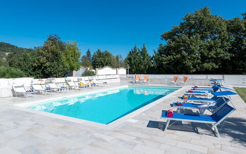 Cascina Marianna 12+4: Blu, Piscina, Mobili Da Esterno, Ricorrere, Materiale Composito, Lettino, Hotel, Sedia, Shade, Terme