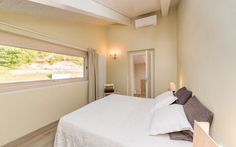 Chipieri 4+2: Interior Design, Pavimentazione, Pavimento, Legna, Mobilia, Soffitto, Letto, Camera Da Letto, Camera, Illuminazione
