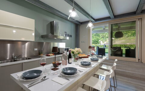 Chipieri 4+2: Cucina, Mobilia, Interior Design, Controsoffitto, Elettrodomestico Da Cucina, Apparecchio Major, Soffitto, Pavimentazione, Lampada, Casa