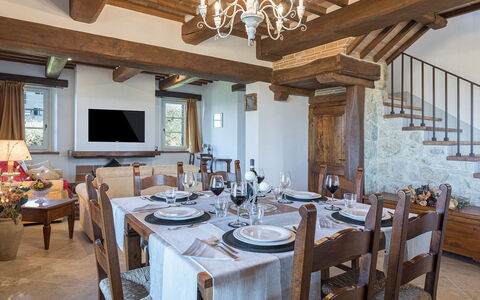 La Villetta di Dante 6: Mobilia, Parete, Interior Design, Pavimentazione, Legna, Sedia, Tavolo, Cucina & Sala Da Pranzo Tavolo, Sala Da Pranzo, Soffitto
