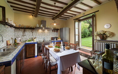 Casa del Sole 4: Mobilia, Interior Design, Legna, Tavolo, Pavimentazione, Cucina, Casa, Camera, Cucina & Sala Da Pranzo Tavolo, Sedia