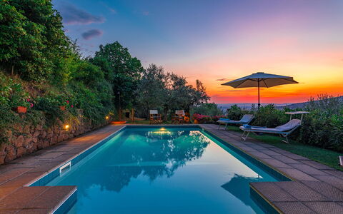 Casa del Sole 4: Blu, Piscina, Acqua, Ricorrere, Eco Hotel, Giochi D'Acqua, Giardino, Landscaping, Crepuscolo, Mobili Da Esterno