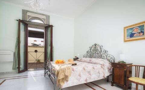Villa Croci 12: Mobilia, Interior Design, Pavimentazione, Pavimento, Camera Da Letto, Letto, Camera, Illuminazione, Soffitto, Telaio Del Letto