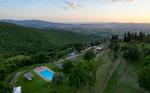Torre Ginestre 12: Geografia Montane, Collina, Highland, Montagna, Paesaggio, Hill Station, Catena Montuosa, Valle, Visione Globale, Eco Hotel