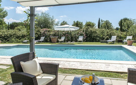Albachiara 8: Piscina, Mobili Da Esterno, Mobilia, Ricorrere, Shade, Giardino, Sedia, Eco Hotel, Backyard, Struttura Esterna