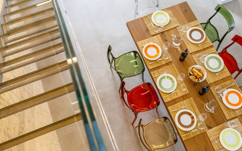 La Fonte di Santa Regina 8: Mobilia, Interior Design, Legna, Tavolo, Pavimentazione, Sedia, Sala Da Pranzo, Cucina & Sala Da Pranzo Tavolo, Pavimento, Illuminazione