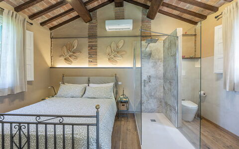 Casa Ciculino 8: Mobilia, Interior Design, Pavimento, Letto, Pavimentazione, Camera Da Letto, Parete, Legna, Soffitto, Casa