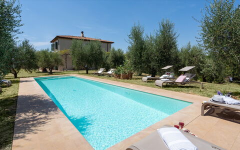 Casa del Vento 10: Piscina, Ricorrere, Estate, Hacienda, Villa, Agriturismo, Backyard, Eco Hotel, Mobili Da Esterno, Hotel