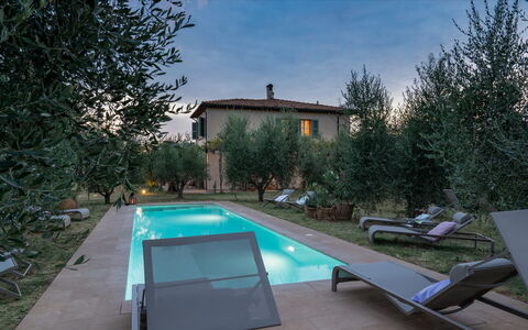Casa del Vento 10: Piscina, Casa, Zona Residenziale, Materiale Composito, Estate, Backyard, Giardino, Mobili Da Esterno, Landscaping, Hacienda