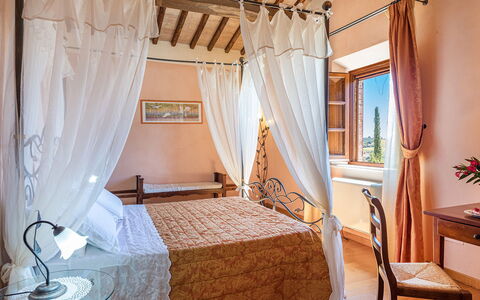 Il Fitto 10: Mobilia, Interior Design, Parete, Letto, Camera Da Letto, Pavimentazione, Biancheria, Pavimento, Soffitto, Tessile