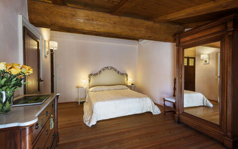 Villa la Poiana 10: Interior Design, Mobilia, Legna, Pavimentazione, Soffitto, Pavimento, Camera, Letto, Camera Da Letto, Illuminazione