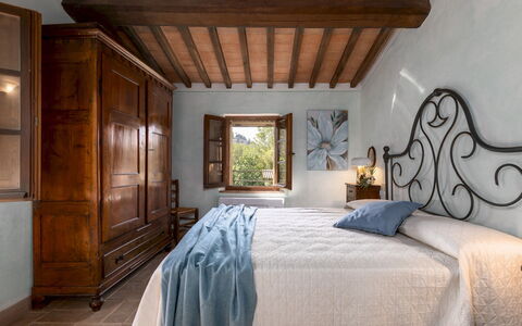 Podere Madonna di Mezzo 6: Parete, Mobilia, Camera Da Letto, Casa, Letto, Pavimentazione, Interior Design, Telaio Del Letto, Bedding, Camera