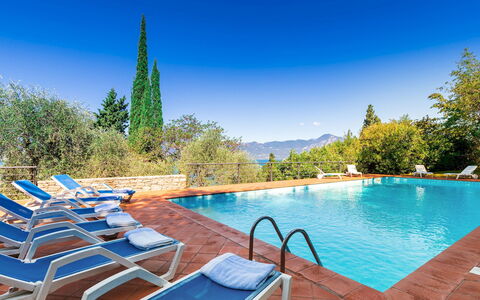 Corazza 6+1: Blu, Piscina, Hill Station, Eco Hotel, Catena Montuosa, Ricorrere, Cresta, Larice, Resort Citta '
