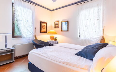 Corazza 6+1: Mobilia, Casa, Letto, Camera Da Letto, Biancheria, Pianta Della Casa, Lenzuolo, Sedia, Bedding, Hotel