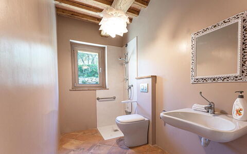 Amandula 6: Parete, Bagno, Idraulico Fixture, Interior Design, Pavimentazione, Pavimento, Toilet Seat, Gabinetto, Idraulico, Casa