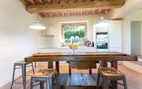 Amandula 6: Mobilia, Interior Design, Pavimentazione, Legna, Cucina, Pavimento, Tavolo, Soffitto, Controsoffitto, Cucina & Sala Da Pranzo Tavolo