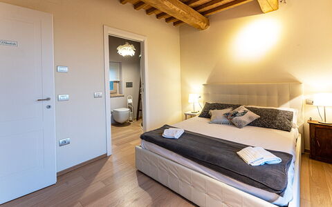 Amandula 6: Letto, Camera Da Letto, Interior Design, Bedding, Pavimento, Lenzuolo, Camera, Mobilia, Telaio Del Letto, Soffitto
