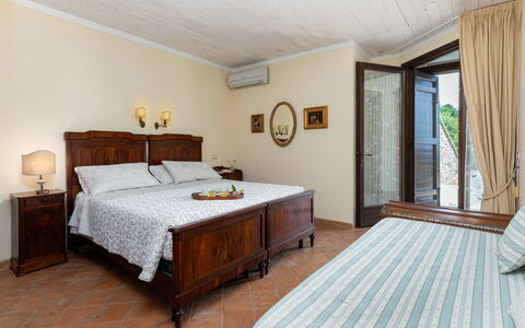 Antiche Pietre 10: Mobilia, Interior Design, Letto, Pavimentazione, Pavimento, Camera Da Letto, Legna, Camera, Tavolo, Soffitto
