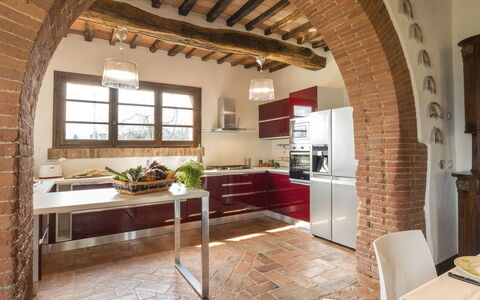 Bossoncina 8+1: Mobilia, Interior Design, Pavimentazione, Parete, Cucina, Legna, Soffitto, Pavimento, Sedia, Camera