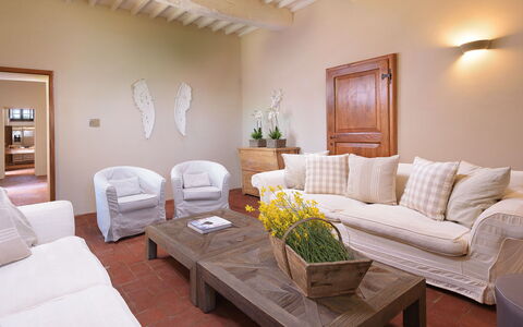 Ca Maggiore 10+2: Mobilia, Interior Design, Pavimentazione, Divano, Pavimento, Legna, Camera, Soggiorno, Tavolo, Casa