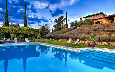 Casale delle Lavande 10: Blu, Piscina, Giardino, Ricorrere, Eco Hotel, Landscaping, Estate, Hacienda, Giochi D'Acqua, Villa