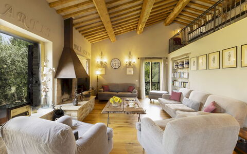 Casale delle Lavande 10: Mobilia, Interior Design, Divano, Parete, Pavimentazione, Casa, Soggiorno, Soffitto, Camera, Tavolo