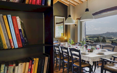 Casale delle Lavande 10: Mobilia, Interior Design, Tavolo, Sedia, Soffitto, Pavimentazione, Cucina & Sala Da Pranzo Tavolo, Illuminazione, Sala Da Pranzo, Camera