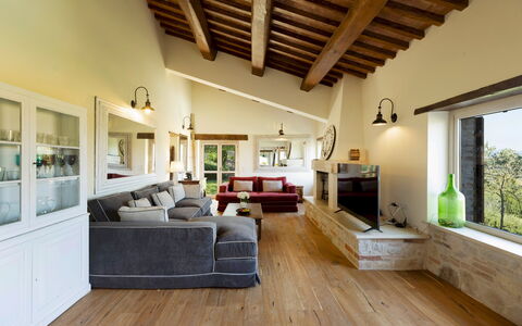Casale dei Gelsomini 8: Mobilia, Interior Design, Pavimentazione, Divano, Parete, Soffitto, Legna, Pavimento, Soggiorno, Camera